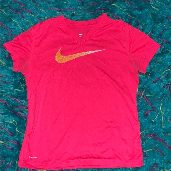 hot pink nike shirt